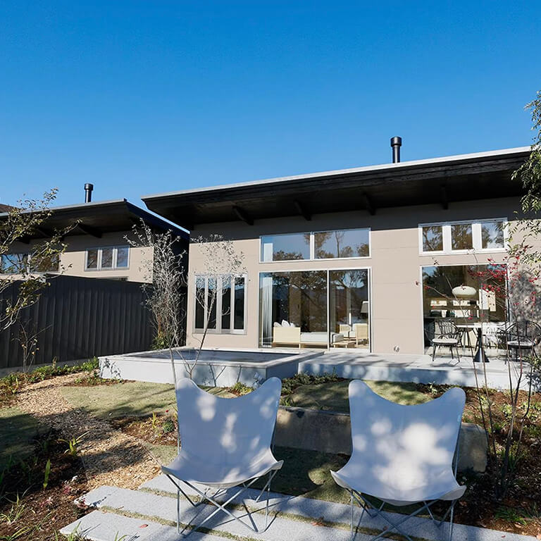 ゲスト専用の水辺の庭